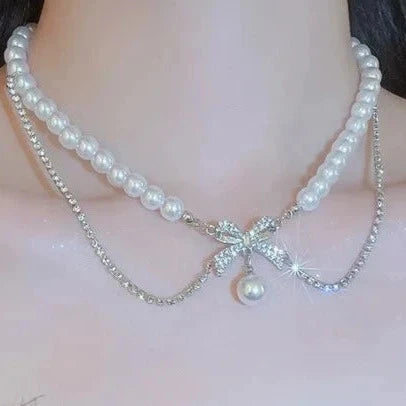 Pearl necklace w/bow